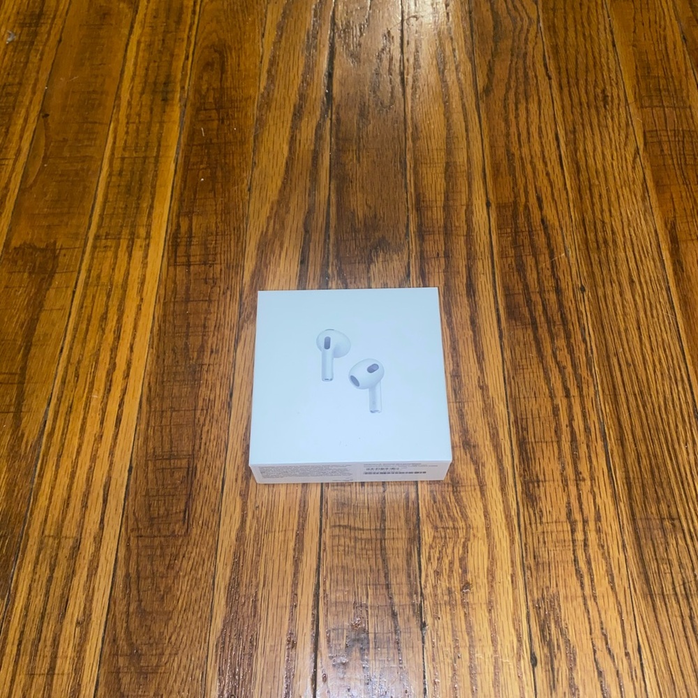Apple White Earbud Headphones